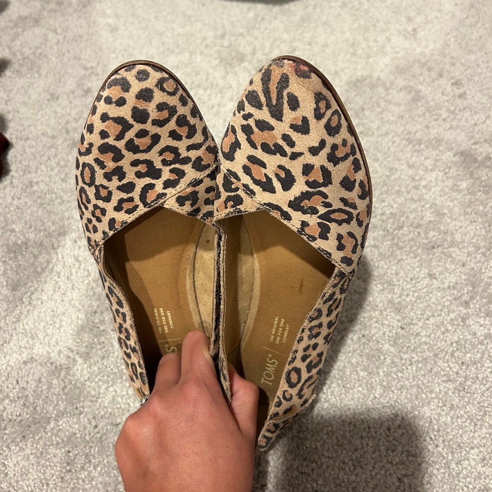 TOMS Animal Print Women's Flats - Picture 4 of 4